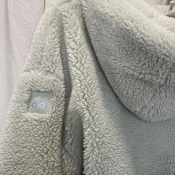 Alo Yoga Streetside Foxy Sherpa Jacket - Picture 4 of 8